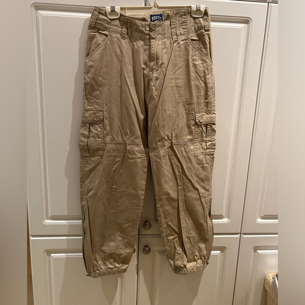 Roots Ladies Cotton Cargo Pants Size 6US In Great Condition